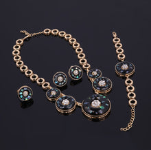 Load image into Gallery viewer, Round Opaline Jewelry Set